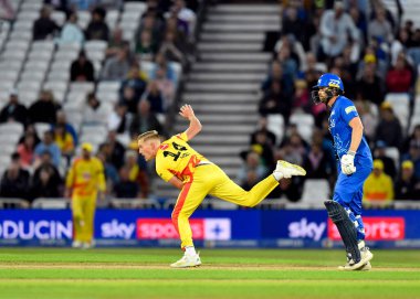 Trent Rockets 'dan Luke WOOD, Trent Rockets' ın Londra Spirit 'e karşı oynadığı The Hundred maçında 6 Ağustos 2024' te Trent Bridge, Nottingham 'da bovling oynadı.