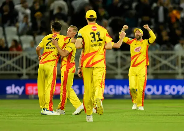 Trent Rockets maçı Trent Rockets 'ın Londra Spirit' e karşı oynadığı Trent Bridge, Nottingham, 6 Ağustos 2024 'te kazandığı maçı kutluyor.