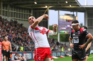 St. Helens takımından Tommy Makinson, 28 Ağustos 2024 'te St Helens - Salford Red Devils maçında St. Helens, St Helens, İngiltere' de oynadığı karşılaşmayı kutluyor.