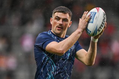 St. Helens takımından Lewis Dodd, Betfred Süper Lig 21. Raundu öncesinde St Helens - Salford Red Devils maçı öncesinde, 8 Ağustos 2024 'te St Helens, St. Helens Stadyumu' nda oynandı.