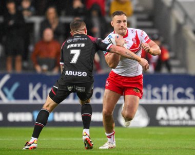 St. Helens 'li Matty Lees, Betfred Süper Lig 21. Raundda Salford Red Devils' e karşı St Helens - Salford Red Devils maçında Salford Red Devils ile karşı karşıya geldi.