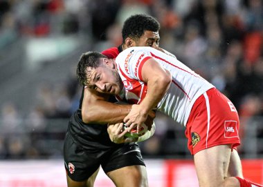 St. Helens 'den Mark Percival, 21. Betfred Süper Lig karşılaşmasında, St Helens - Salford Red Devils maçında, St Helens, St Helens, Birleşik Krallık, 8 Ağustos 2024' te yenildi.