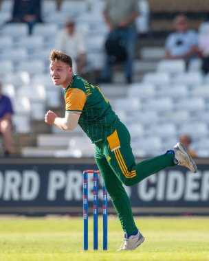 Nottingham Outlaws 'dan Liam PATTERSON-WhitITE, 9 Ağustos 2024' te İngiltere 'nin Nottingham şehrinde oynanan Nottinghamshire-Gloucestershire maçında, Royal London 1 günlük B Grubu karşılaşmasında bowling oynuyordu.