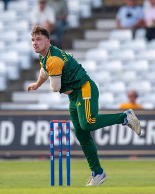 Nottingham Outlaws 'dan Liam PATTERSON-WhitITE, 9 Ağustos 2024' te İngiltere 'nin Nottingham şehrinde oynanan Nottinghamshire-Gloucestershire maçında, Royal London 1 günlük B Grubu karşılaşmasında bowling oynuyordu.