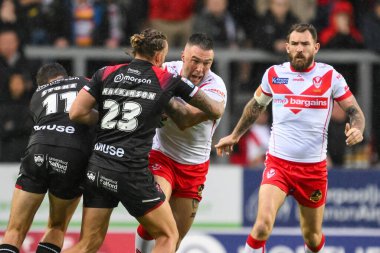 St. Helens 'den Curtis Sironen, Salford Red Devils takımından Chris Hankinson tarafından oynanan Betfred Süper Lig 21. Raundda St Helens - Salford Red Devils maçında, St Helens - Wicked Stadyumu, St Helens, Birleşik Krallık, 8 Ağustos 2024