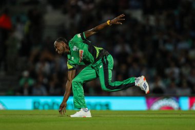 Güney Brave Bowl 'dan Jofra Archer 8 Ağustos 2024' te Kia Oval, Londra 'da oynanan 100 maçta Oval Invincibles, Southern Brave' e karşı.