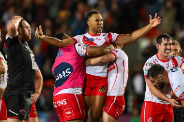 St. Helens takımından Moses Mbye, Betfred Süper Lig 21. Raundu 'nu kazanmak için attığı golü 8 Ağustos 2024' te St Helens-Salford Red Devils maçında kutluyor.