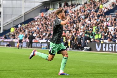 Sheffield United takımından Oliver Arblaster, 9 Ağustos 2024 'te İngiltere' nin Deepdale kentinde oynanan Sky Bet Şampiyonası maçında Sheffield United 'ı 0-1 yenme golünü kutluyor.