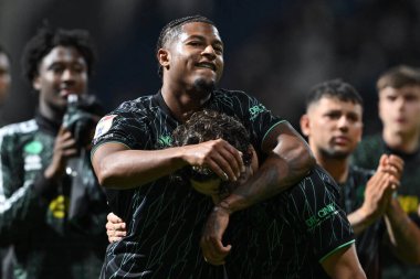 Sheffield United 'dan Rhian Brewster ve Sheffield United' dan Callum O 'Hare, 9 Ağustos 2024' te İngiltere 'nin Deepdale kentinde oynanan Sky Bet Şampiyonası' nda Preston North End - Sheffield United maçında tam zamanlı sonucu kutladılar.