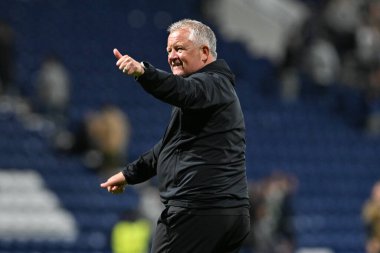 Sheffield United 'ın Chris Wilder teknik direktörü, 9 Ağustos 2024' te İngiltere 'nin Deepdale kentinde oynanan Preston North End-Sheffield United maçında tam zamanlı sonucu kutluyor.