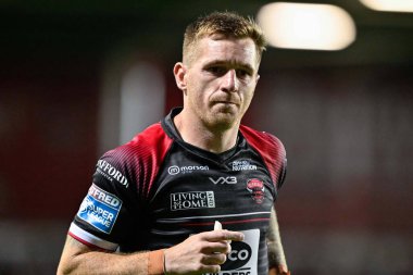 Salford Red Devils takımından Marc Sneyd 21. Betfred Süper Lig karşılaşmasında St Helens, Salford Red Devils 'e karşı 8 Ağustos 2024' te St Helens, St Wicked Stadyumu 'nda oynadı.
