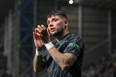 Sheffield United takımından Gustavo Hamer, 9 Ağustos 2024 'te İngiltere' nin Deepdale kentinde oynanan Sky Bet Şampiyonası maçında sahadan çıkarken taraftarlarını alkışlıyor.