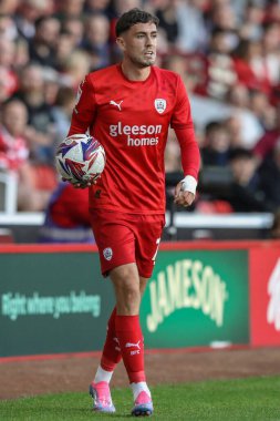 Barnsley takımından Corey O 'Keeffe 9 Ağustos 2024' te Oakwell, Barnsley 'de oynanan Sky Bet 1 karşılaşmasında
