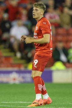 Barnsley 'li Aiden Marsh Sky Bet Ligi 1 karşılaşmasında Barnsley, Mansfield Town' a karşı 9 Ağustos 2024 Oakwell, Barnsley, İngiltere