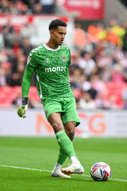 Coventry City 'den Oliver Dovin, Stoke City ile Coventry City arasındaki 10 Ağustos 2024' te oynanan Bet365 Stadyumu 'nda oynanan Gökyüzü İddia Şampiyonası maçında görev başında.