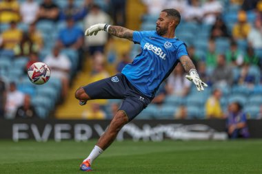 Portsmouth 'dan Jordan Archer, 10 Ağustos 2024' te Leeds United 'ın Portsmouth' a karşı oynadığı Sky Bet Şampiyonası karşılaşmasında maç öncesi ısınma oturumunda...