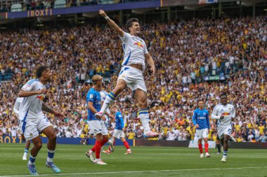 Leeds United takımından Pascal Struijk, 10 Ağustos 2024 'te Leeds Road, Leeds, İngiltere' de oynanan Sky Bet Şampiyonası maçında 1-0 'lık galibiyet golünü kutluyor.