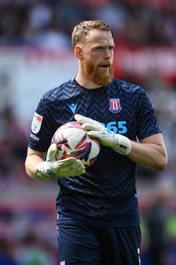 Stoke City 'den Viktor Johansson 10 Ağustos 2024' te Stoke City ile Coventry City arasında oynanan maçta İngiltere 'nin Bet365 Stadyumu' nda karşılaştı.