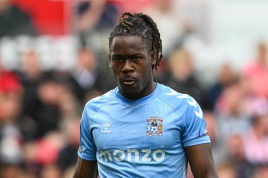Coventry City 'den Brandon Thomas-Asante Gökyüzü İddia Şampiyonası' nda Stoke City, Coventry City 'ye karşı Bet365 Stadyumu, Stoke-on-Trent, İngiltere, 10 Ağustos 2024
