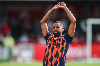 Blackpool 'dan CJ Hamilton 10 Ağustos 2024' te İngiltere 'nin Broadfield Stadyumu' nda oynanan Crawley Town-Blackpool maçı öncesinde oynanan maç öncesi ısınma maçında