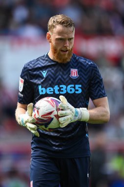 Stoke City 'den Viktor Johansson 10 Ağustos 2024' te Stoke City ile Coventry City arasında oynanan maçta İngiltere 'nin Bet365 Stadyumu' nda karşılaştı.