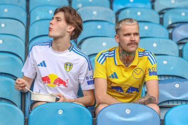 Leeds taraftarları 10 Ağustos 2024 'te Leeds United ile Portsmouth arasındaki Sky Bet Şampiyonası maçında Elland Road, Leeds, İngiltere' ye geldiler.