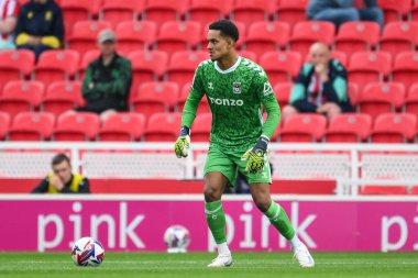 Coventry City 'den Oliver Dovin Gökyüzü İddia Şampiyonası' nda Stoke City ile Coventry City arasında oynanan Bet365 Stadyumu, Stoke-on-Trent, Birleşik Krallık, 10 Ağustos 2024