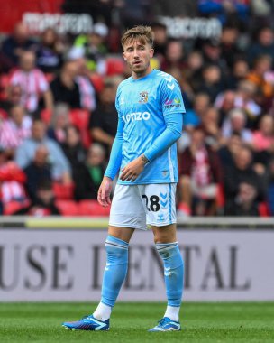 Coventry City 'den Josh Eccles, Stoke City ile Coventry City arasındaki 10 Ağustos 2024' te oynanan Bet365 Stadyumu 'nda oynanan Sky Bet Şampiyonası maçında...