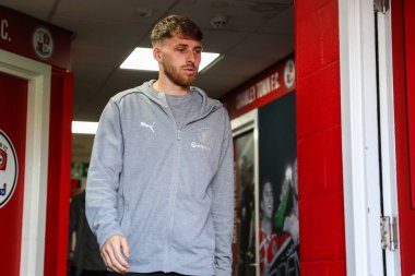 Blackpool 'dan Daniel Grimshaw, 10 Ağustos 2024' te İngiltere 'nin Crawley Stadyumu' nda Crawley Town 'a karşı Blackpool Sky Bet 1 maçı öncesinde geldi.