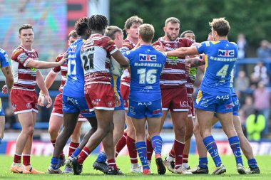 Betfred Süper Lig 21. Raundunda Leeds Gergedan 'a karşı Headingley Stadyumu, Leeds, İngiltere' de 10 Ağustos 2024 'te oynanan karşılaşma sırasında sinirler gerildi.