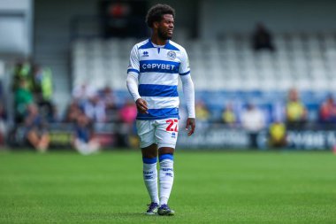 Queens Park Korucuları 'ndan Kenneth Paal, 10 Ağustos 2024' te Londra 'daki Kiyan Prince Vakfı Stadyumu' nda Queens Park Rangers ve West Bromwich Albion arasındaki Sky Bet Şampiyonası maçına bakıyor.