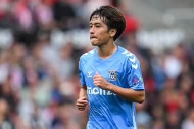 Coventry City 'den Tatsuhiro Sakamoto Gökyüzü İddia Şampiyonası' nda Stoke City ile Coventry City arasında oynanan Bet365 Stadyumu, Stoke-on-Trent, İngiltere, 10 Ağustos 2024