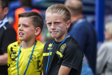 Queens Park Rangers taraftarı, 10 Ağustos 2024 'te Londra' daki Kiyan Prince Foundation Stadyumu 'nda Queens Park Rangers-West Bromwich Albion maçından önce tepki gösterdi.