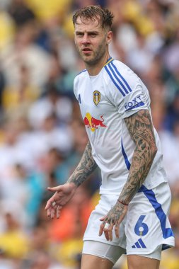 Leeds United takımından Joe Rodon 10 Ağustos 2024 'te Leeds Road, Leeds, İngiltere' de Leeds United ve Portsmouth maçında