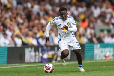 Leeds United takımından Wilfried Gnonto, 10 Ağustos 2024 'te Leeds Road, Leeds, İngiltere' de oynanan Sky Bet Şampiyonası maçında topu aldı.