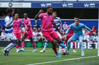 West Bromwich Albion takımından Kyle Bartley, 10 Ağustos 2024 'te Londra' daki Kiyan Prince Vakfı Stadyumu 'nda Queens Park Rangers - West Bromwich Albion maçında maç yapıyor.