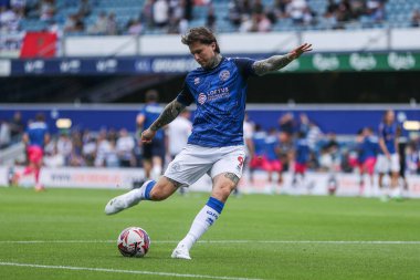 Queens Park Rangers takımından Lyndon Dykes, 10 Ağustos 2024 'te Londra' daki Kiyan Prince Vakfı Stadyumu 'nda Queens Park Rangers - West Bromwich Albion maçından önce ısınıyor.