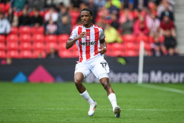 Stoke City 'den Eric Bocat 10 Ağustos 2024' te Stoke City ile Coventry City arasında oynanan maçta Stoke City, Bet365 Stadyumu, Stoke-on-Trent, Birleşik Krallık