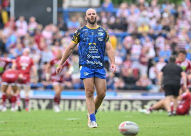 Leeds Rhinos takımından Matt Frawley, 10 Ağustos 2024 'te Leeds Stadyumu, Leeds, İngiltere' de oynanan 21. Betfred Süper Lig karşılaşması öncesinde ısınıyor.