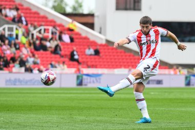 Stoke City 'den Lynden Gooch, Stoke City ile Coventry City arasındaki 10 Ağustos 2024' te oynanan Bet365 Stadyumu 'nda oynanan Gökyüzü İddia Şampiyonası maçında gol attı.