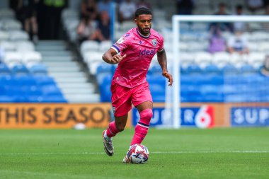 West Bromwich Albion takımından Darnell Furlong, 10 Ağustos 2024 'te İngiltere' deki Kiyan Prince Foundation Stadyumu 'nda Queens Park Rangers-West Bromwich Albion maçında maç yapıyor.