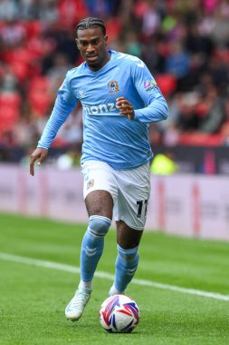 Coventry City 'den Hacı Wright, Stoke City ile Coventry City arasındaki 10 Ağustos 2024' te oynanan Bet365 Stadyumu 'nda oynanan Gökyüzü İddia Şampiyonası maçında topla bir çıkış yaptı.