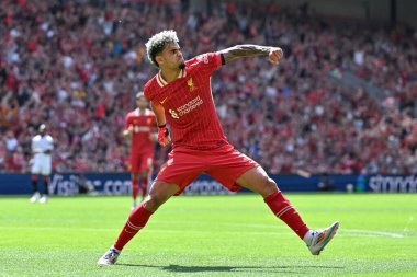Liverpool 'dan Luis Daz, Liverpool' un 11 Ağustos 2024 'te Anfield, Liverpool, İngiltere' de oynadığı Liverpool-Sevilla maçında 2-0 'lık galibiyet golünü kutluyor.
