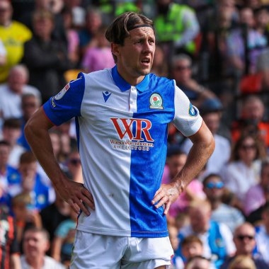 Blackburn Rovers takımından Callum Brittain, 17 Ağustos 2024 'te Norwich City' nin Carrow Road, Norwich 'te Blackburn Rovers' a karşı oynadığı Gökyüzü İddia Şampiyonası maçında görev başında.