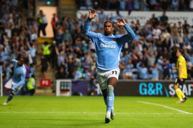 Coventry City 'den Hacı Wright, Coventry Building Society Arena, Coventry, İngiltere' de oynanan Coventry City-Oxford United maçında 3-2 kazanma hedefini kutluyor.