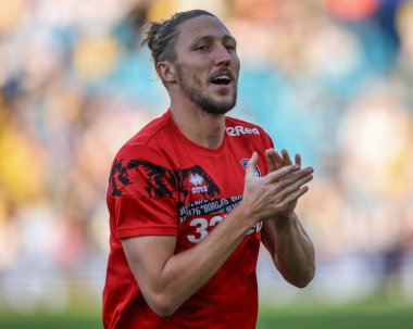 Middlesbrough 'dan Luke Ayling, Carabao Cup maçında Middlesbrough taraftarlarını alkışlıyor. Leeds United, Middlesbrough' a karşı Elland Road, Leeds, İngiltere, 14 Ağustos 2024