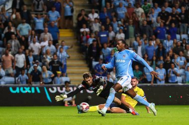 Coventry City 'den Hacı Wright, Coventry Building Society Arena, Coventry, İngiltere, 16 Ağustos 2024' te oynanan Coventry City-Oxford United maçında 3-2 berabere kaldı.