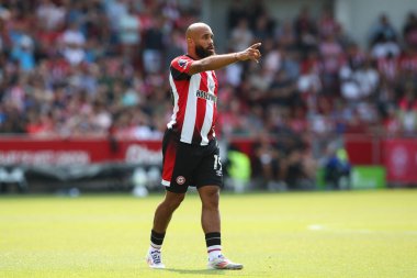 Brentford 'dan Bryan Mbeumo, 18 Ağustos 2024' te İngiltere 'deki The Gtech Community Stadyumu' nda oynanan Premier League maçında Brentford - Crystal Palace maçında eğitmenlik yapıyor.