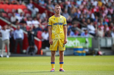 Kristal Saray 'dan Adam Wharton Premier Lig maçı sırasında Brentford, Crystal Palace' a karşı Gtech Community Stadyumu, Londra, İngiltere, 18 Ağustos 2024