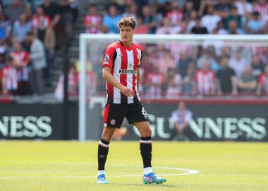 Brentford 'dan Christian Nrgaard Premier League maçı sırasında Brentford, Crystal Palace' a karşı Gtech Community Stadyumu, Londra, Birleşik Krallık, 18 Ağustos 2024